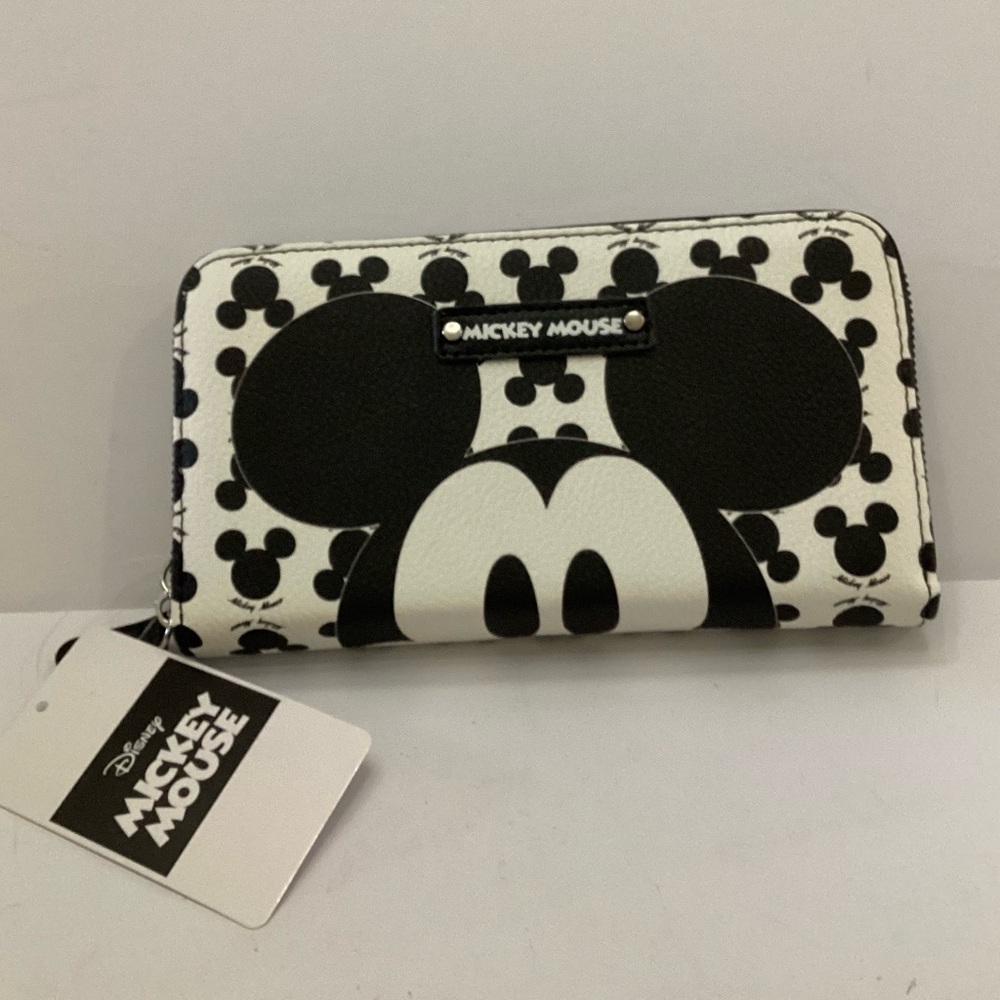 NWT Wallet Disney’s Mickey Mouse Black and white face